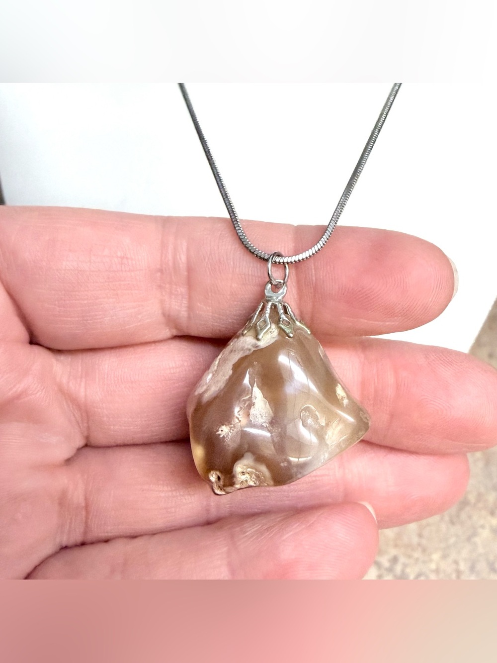 Natural Agate stone pendant necklace